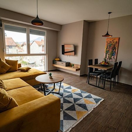 E&S Luxury Suite Apartments אוהריד מראה חיצוני תמונה