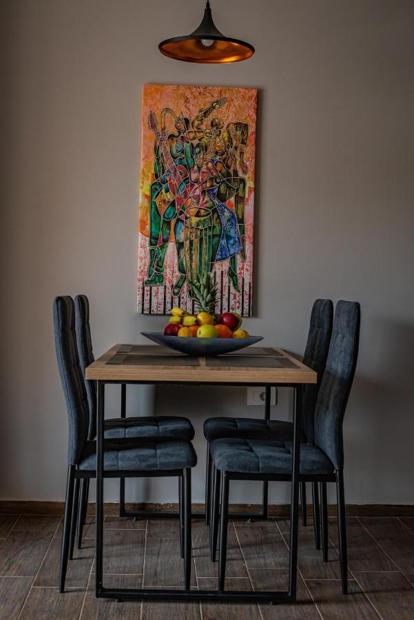 E&S Luxury Suite Apartments אוהריד מראה חיצוני תמונה