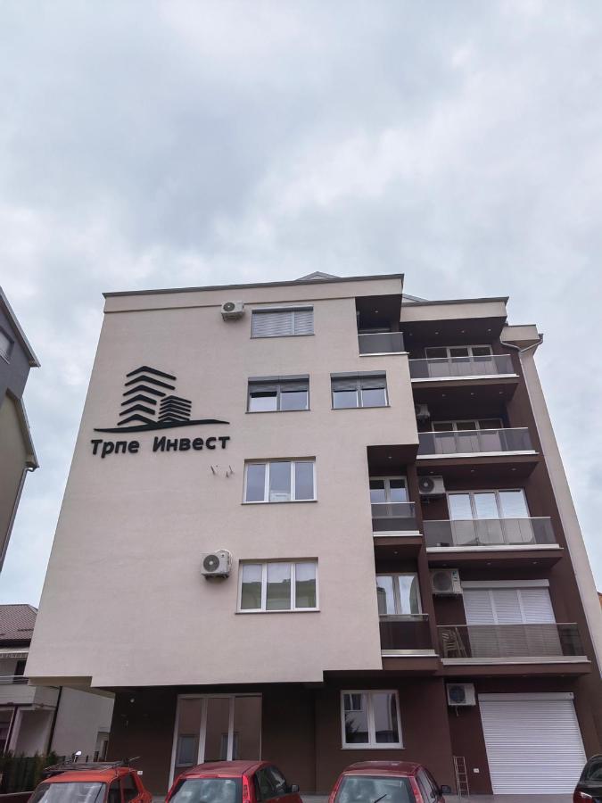 E&S Luxury Suite Apartments אוהריד מראה חיצוני תמונה